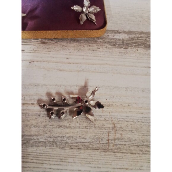 Vintage Jewelry In Jewels By Jenay Case - Picture 13 of 14